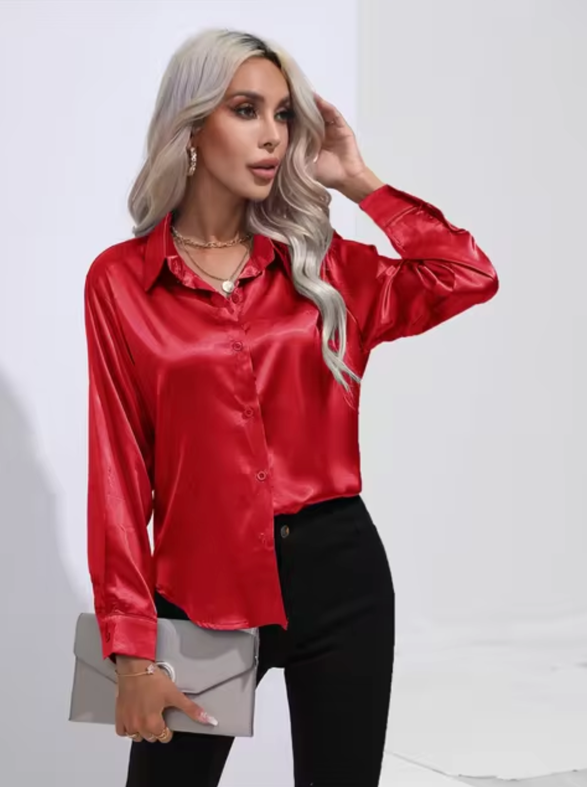 Clara | Elegant blus i satin med långa ärmar
