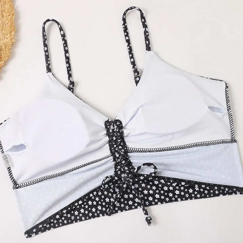 Flora | Blommig bikini – Ditt sommar-måste