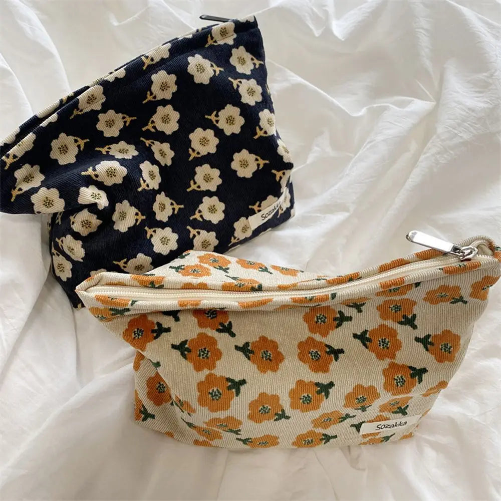 Ella | Preppy Blommig Waffelcord Kosmetiktv s