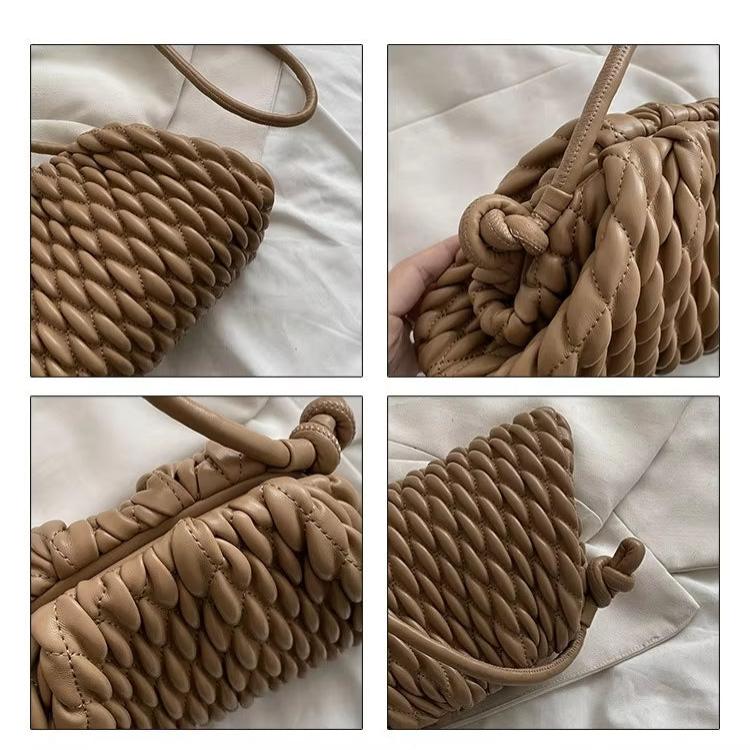 Chloe | Stilren enfärgad mini läder crossbody axelväska