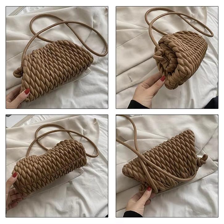 Chloe | Stilren enfärgad mini läder crossbody axelväska