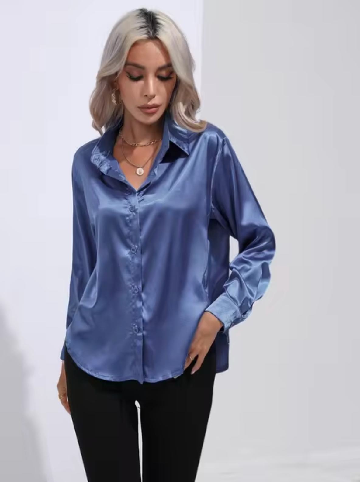 Clara | Elegant blus i satin med långa ärmar