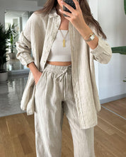 AMY | Bekväm blus med knappar och byxset