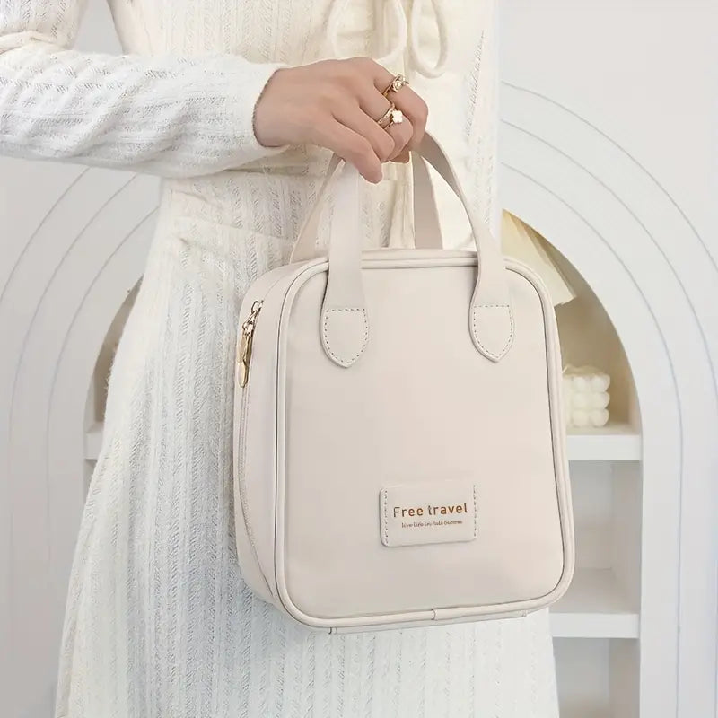 Angelique | Minimalistisk, funktionell och stilfull kosmetiker