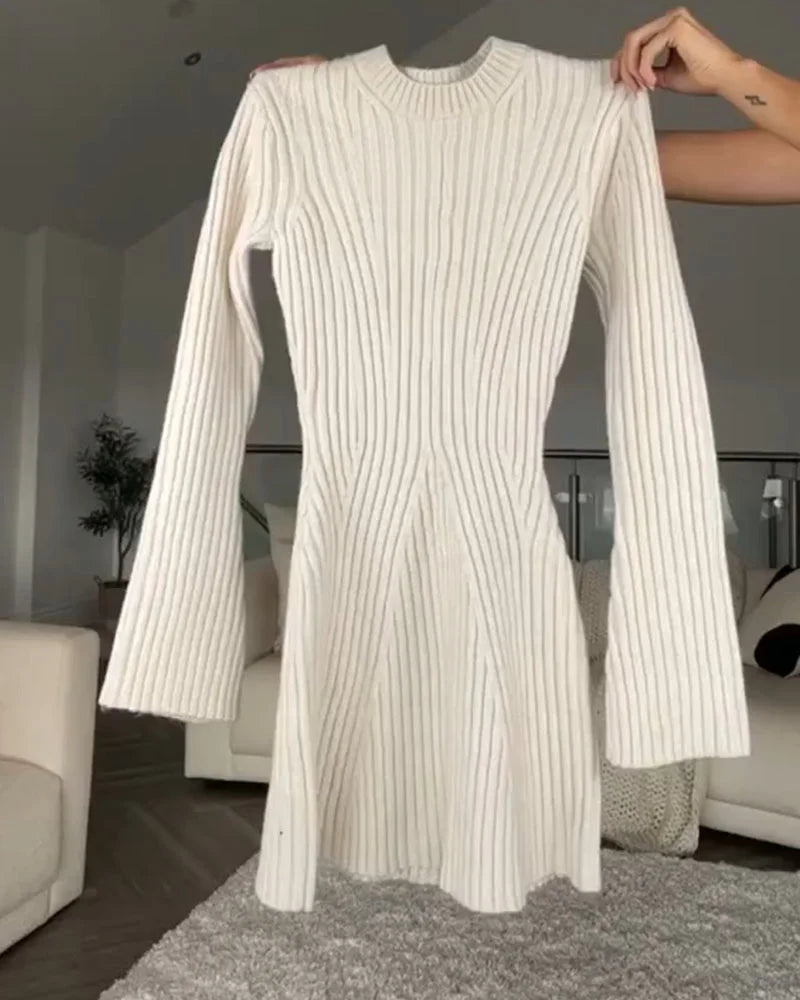 GUINEVERE | Elegant långärmad klänning