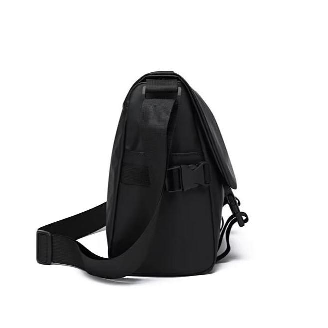 Mason | Vattentålig läder crossbody messenger- och resväska