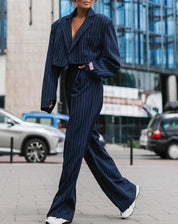 Amalfi - Elegant randig damkostym