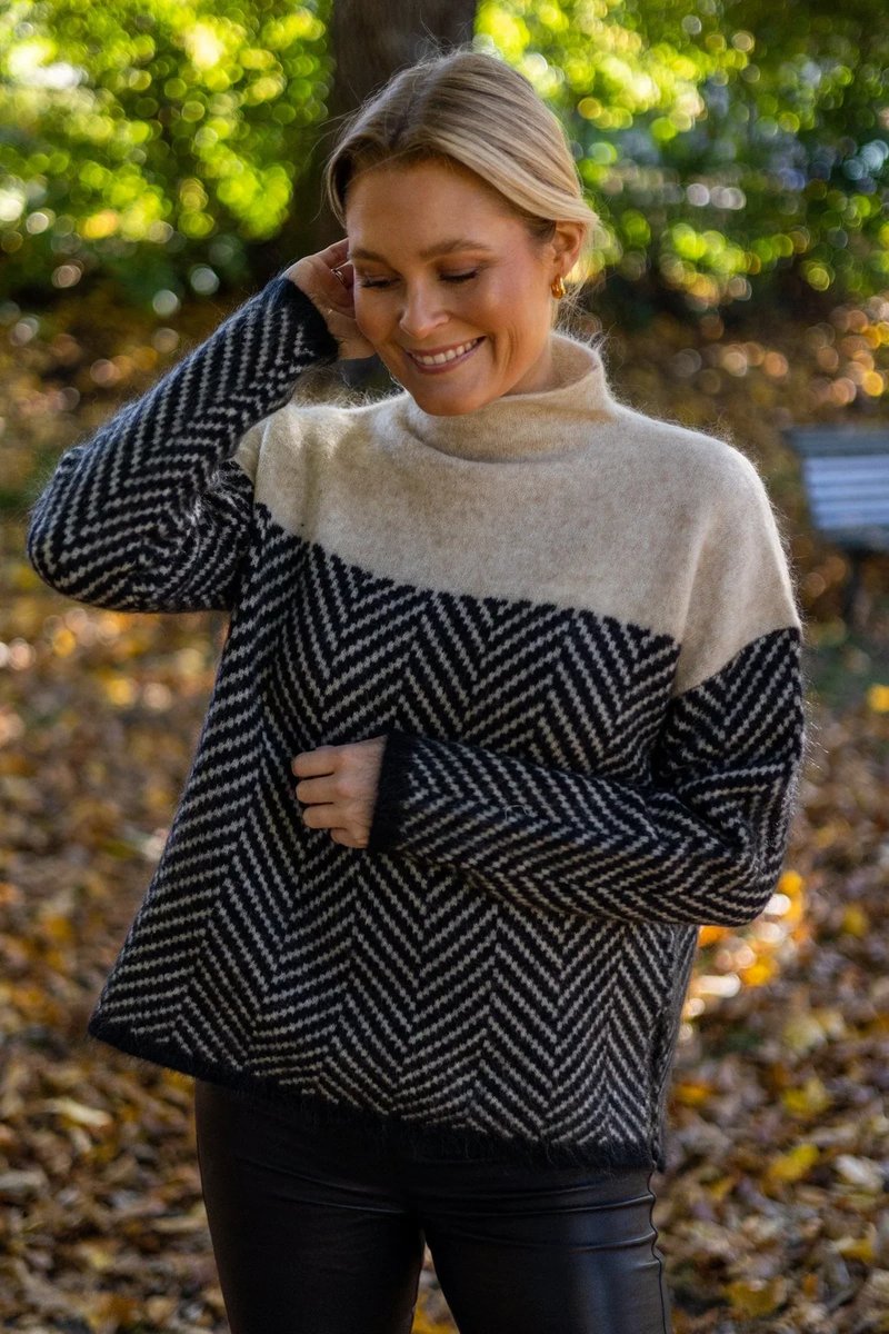 Damen Rollkragenpullover Oversized mit Fischgrätmuster Komfortabler Strickpullover für Herbst und Winter 3