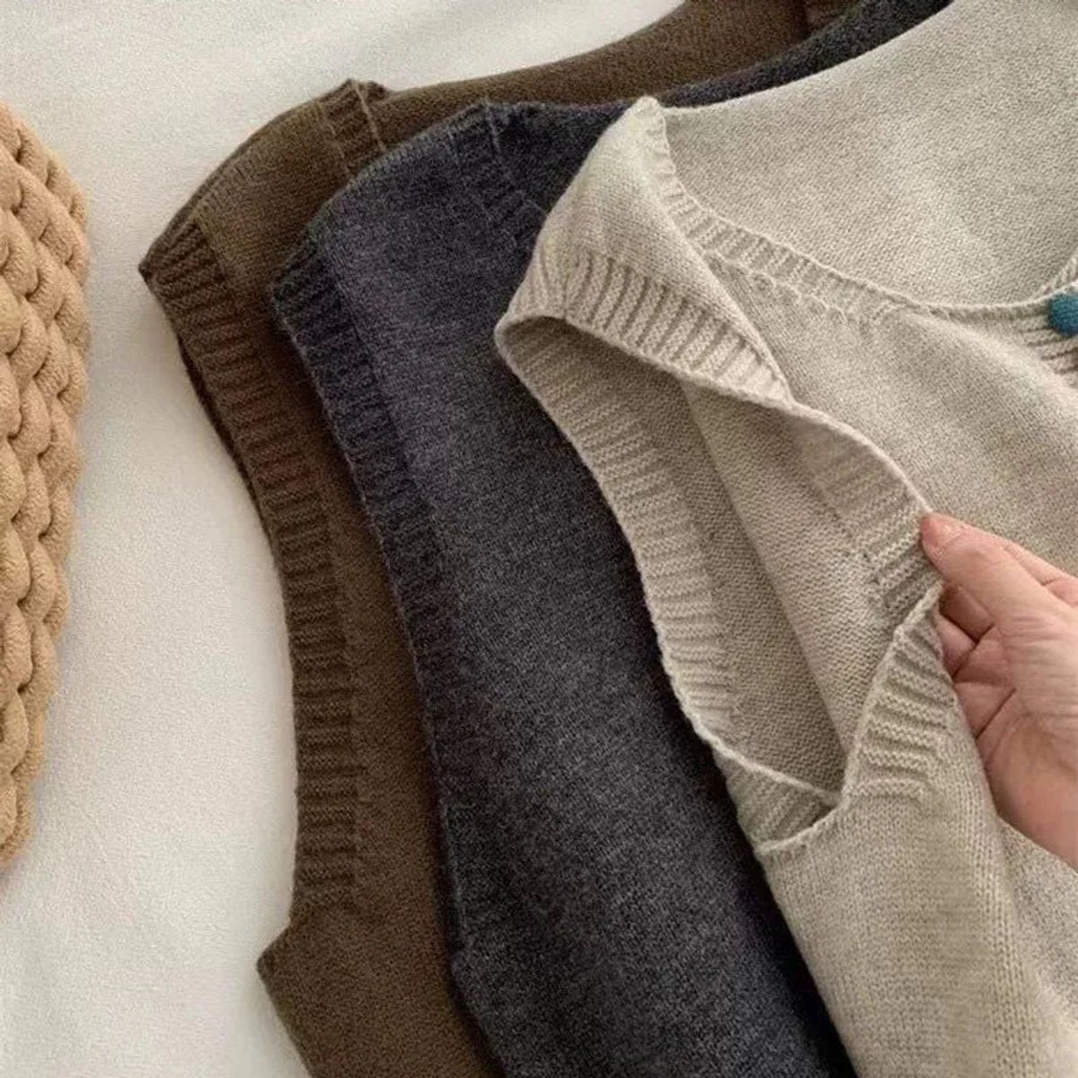 Damen Strickweste Ärmellos mit Bunter Knopfleiste Vielseitige Layering Weste 7