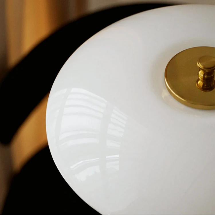 Dänische Designer-LED-Tischleuchte 10