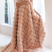 Die Plüschdecke, von der alle sprechen! - WarmWool hält Sie an kalten Tagen warm 2