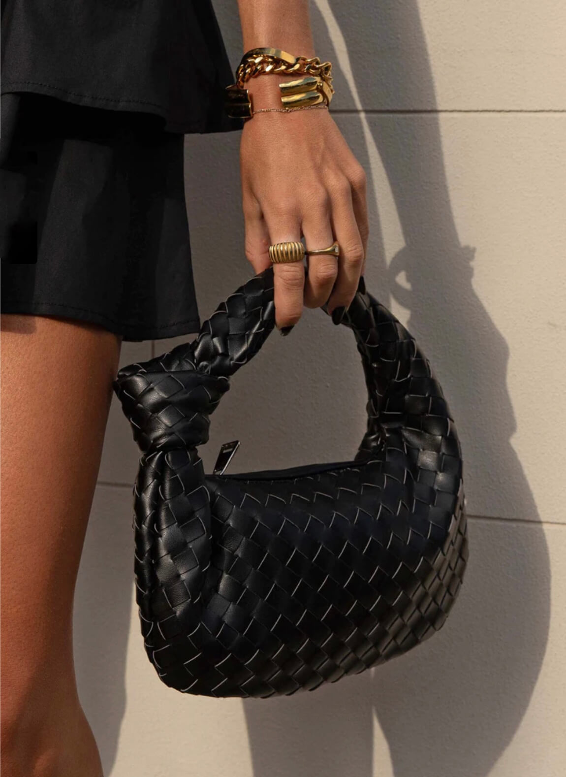 Elegante Damenhandtasche aus praktischem veganem Leder 4