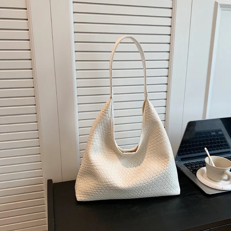 Elegante Damenhandtasche aus stilvollem, strapazierfähigem Leder 9