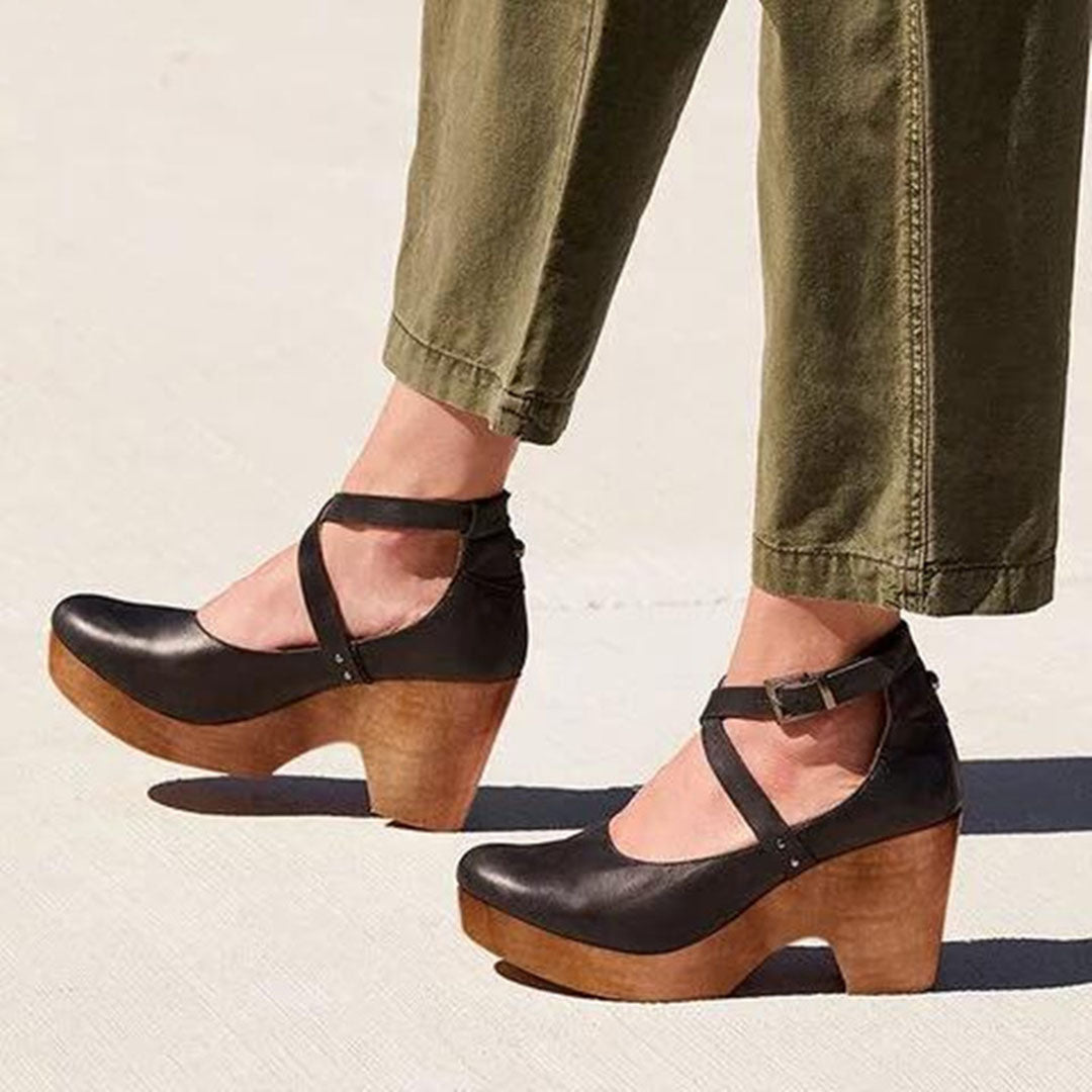 Elegante Keilabsätze mit geschlossener Spitze und verstellbarem Knöchelriemen für Damen 0
