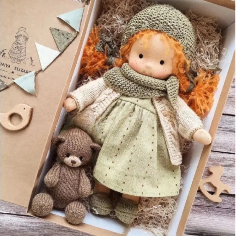 Emma | Handgefertigte Plüschpuppe aus Baumwolle – Waldorf-Kuscheltier mit Stoffbox | Niedlich & kuschelig | Für Kindergeburtstage & Spielspaß im Alltag 15