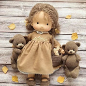 Emma | Handgefertigte Plüschpuppe aus Baumwolle – Waldorf-Kuscheltier mit Stoffbox | Niedlich & kuschelig | Für Kindergeburtstage & Spielspaß im Alltag 2