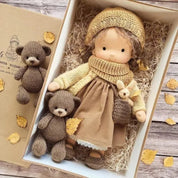Emma | Handgefertigte Plüschpuppe aus Baumwolle – Waldorf-Kuscheltier mit Stoffbox | Niedlich & kuschelig | Für Kindergeburtstage & Spielspaß im Alltag 8