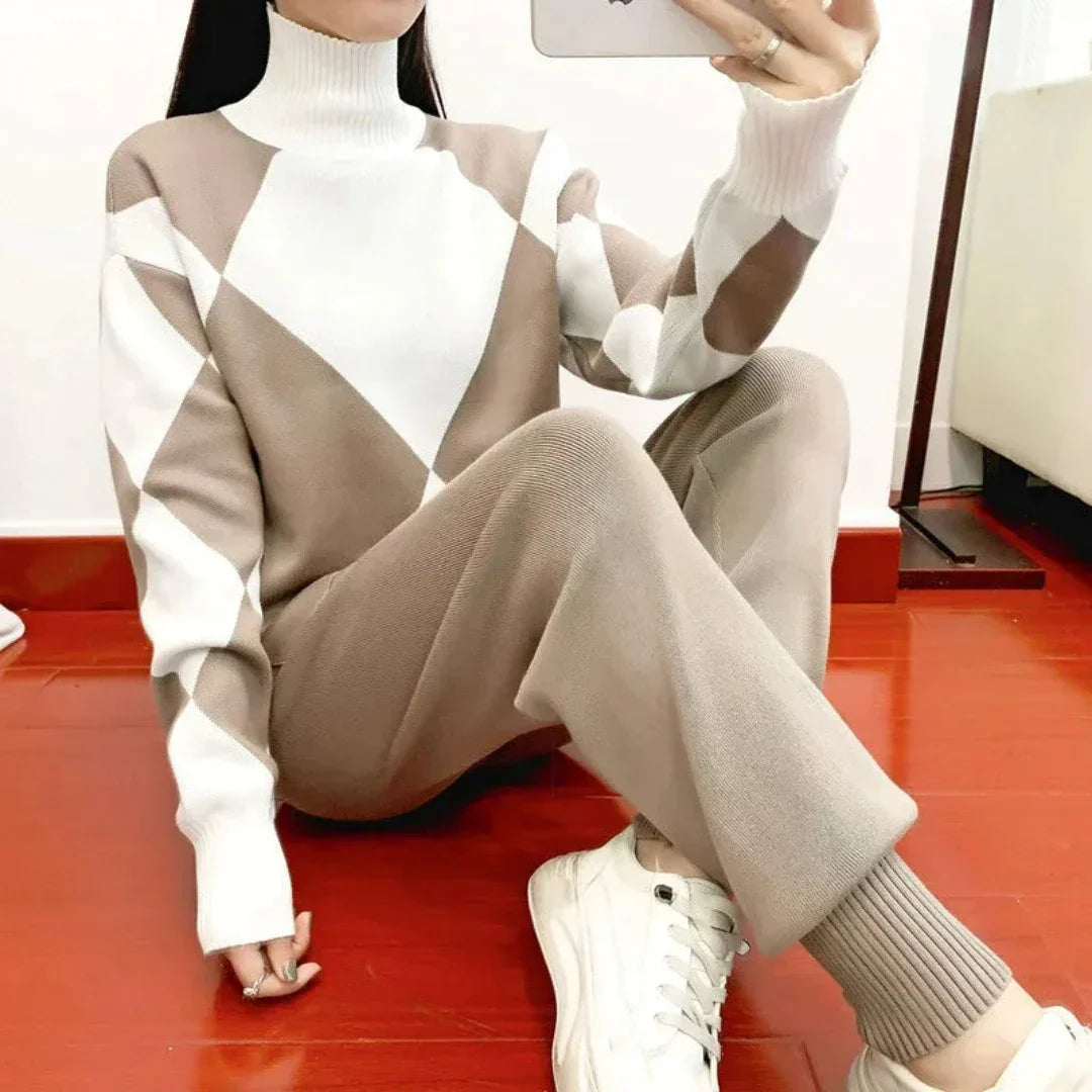MAVILDE | Mjukt lyxigt sweatshirt-set med långa byxor