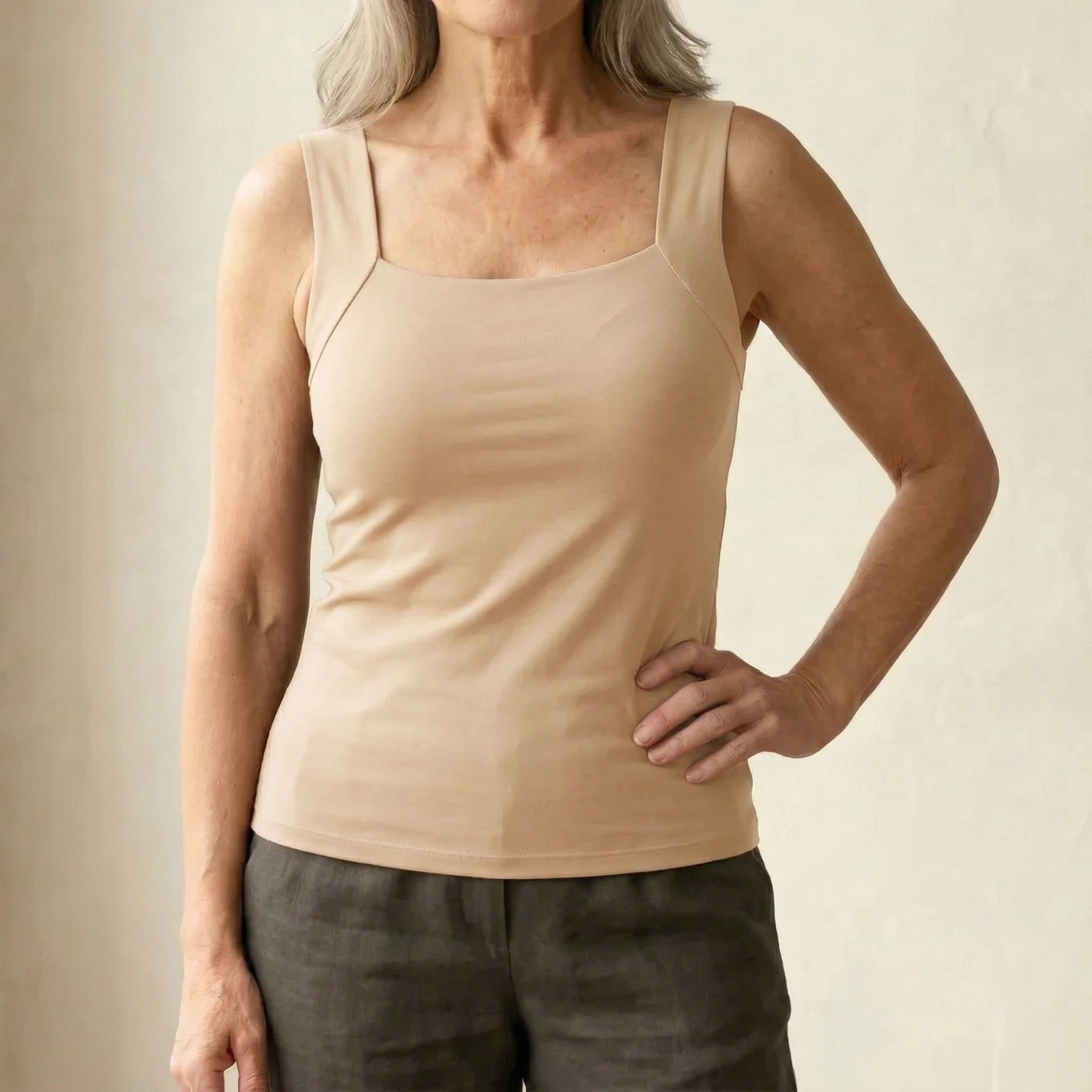 Giulia | Atmungsaktives Tanktop mit integriertem BH für Damen 11