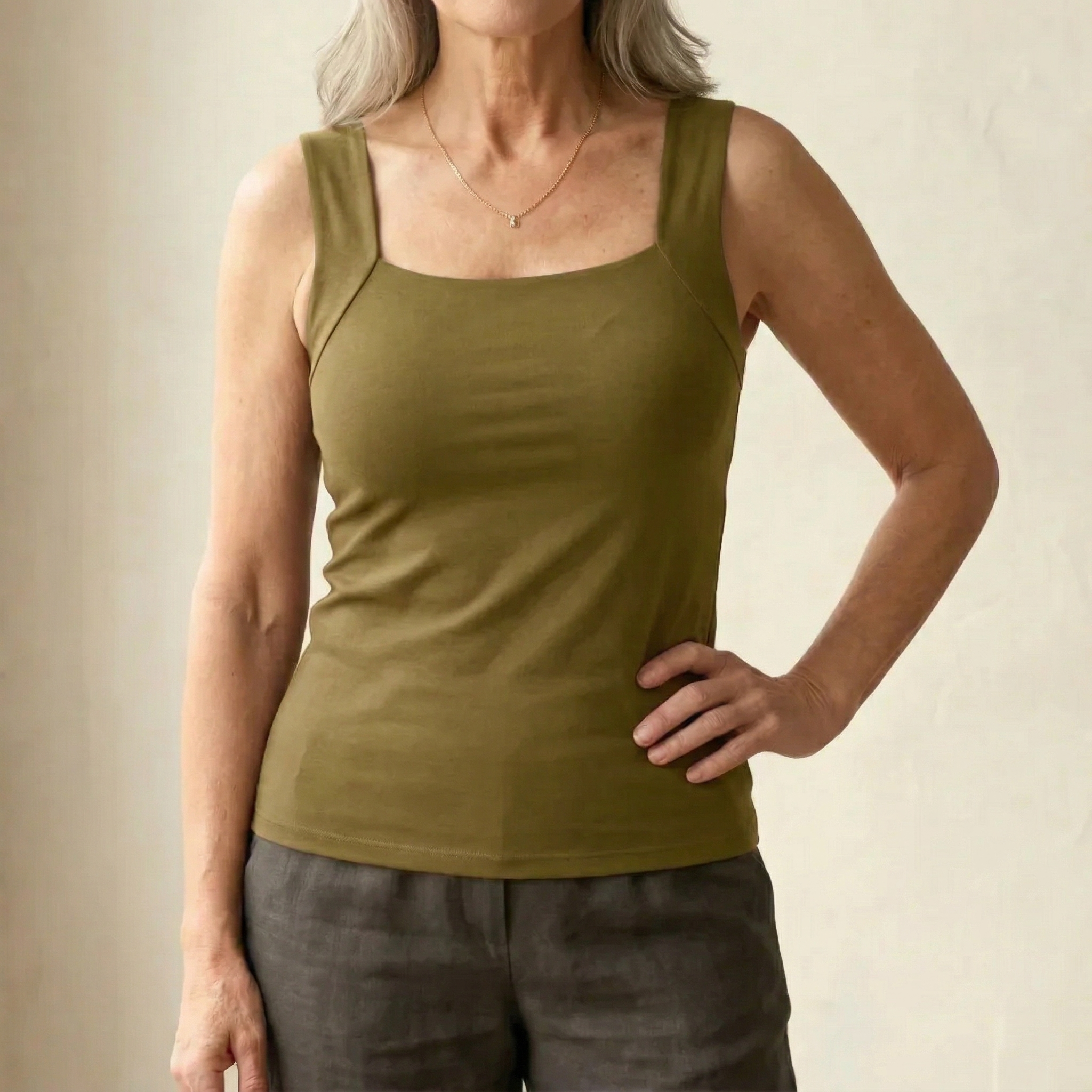 Giulia | Atmungsaktives Tanktop mit integriertem BH für Damen 12