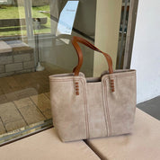 Handtasche Damen Minimalistische Umhängetasche mit Geräumigem Innenfach und Stilvollen Details 0