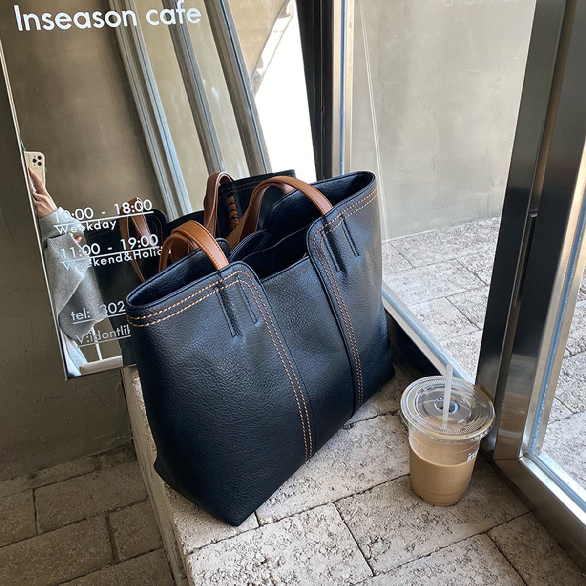 Handtasche Damen Minimalistische Umhängetasche mit Geräumigem Innenfach und Stilvollen Details 5