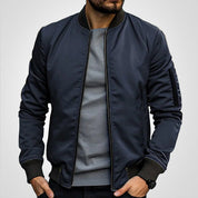 Herren Klassische Bomberjacke Übergangsjacke mit Rippbündchen und schlankem Schnitt 1