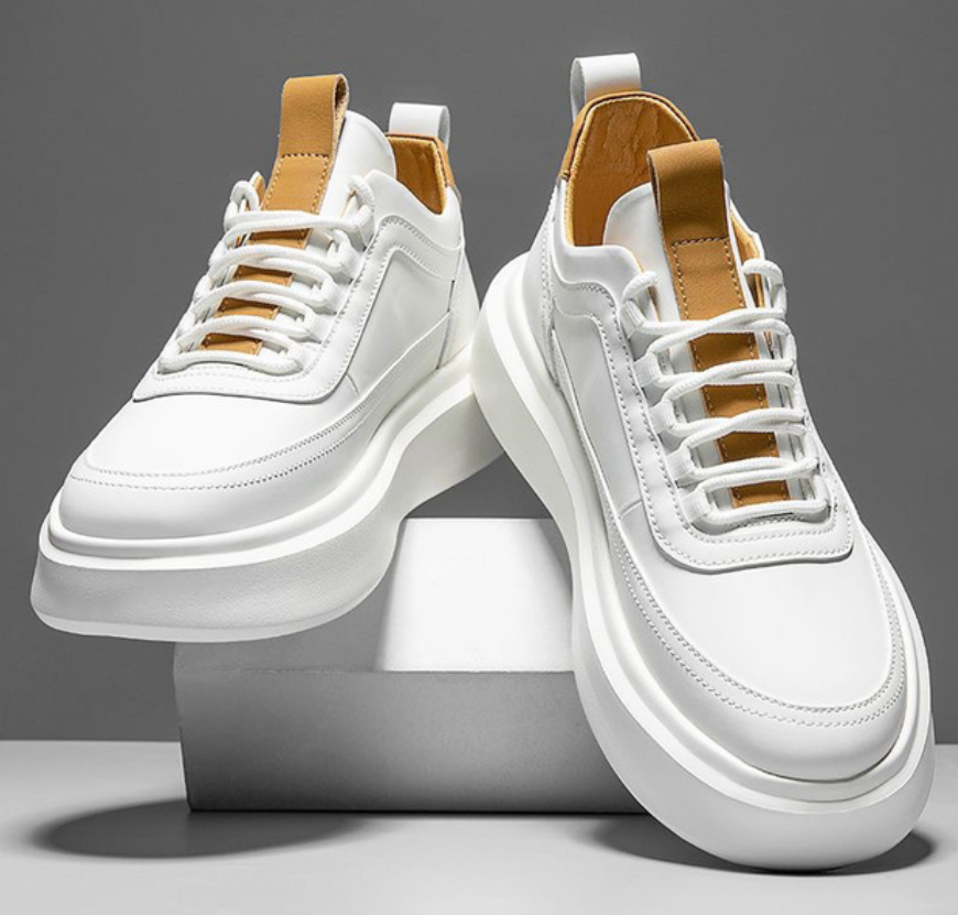 Mikee | Tidlösa klassiska vita sneakers för män