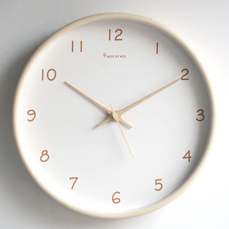 Leise analoge Wanduhr aus Massivholz 0