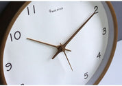 Leise analoge Wanduhr aus Massivholz 5