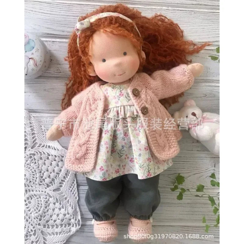 Luna | Handgefertigte Waldorf-Plüschpuppe – Weiches Baumwollspielzeug mit Stoffbox | Niedlich & Kuschelig | Für Kindergeburtstage & fantasievolles Spielen im Alltag 10