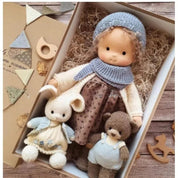Luna | Handgefertigte Waldorf-Plüschpuppe – Weiches Baumwollspielzeug mit Stoffbox | Niedlich & Kuschelig | Für Kindergeburtstage & fantasievolles Spielen im Alltag 12