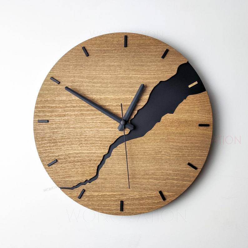 Luxuriöse Wanduhr aus Holz – Nuvoro 3