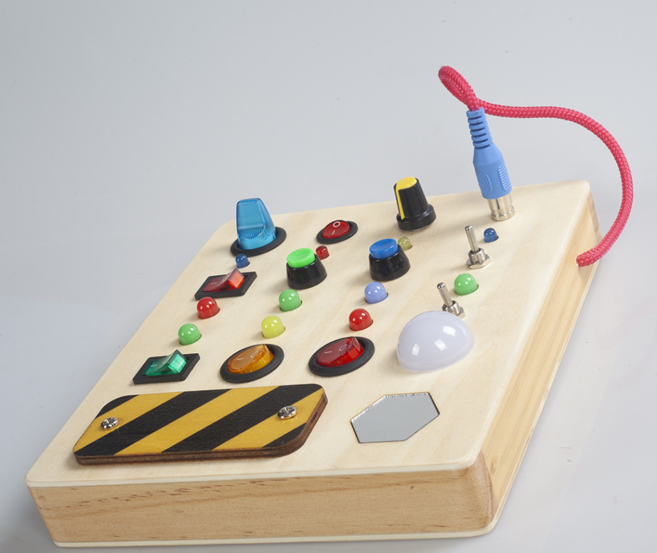 Montessori-Aktivitätsbrett aus Holz für Kinder – Interaktives Sinnesspielzeug mit Lichtern, Knöpfen und Schaltern 2