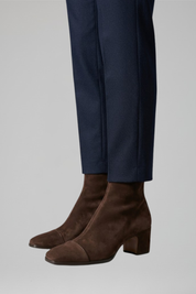 Orthopädische Damenstiefel mit Blockabsatz und ergonomischer Fußstütze für ganztägigen Komfort 4