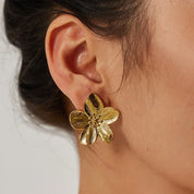 Jemilia | Eleganta vintage-blomörhängen i metall i guld
