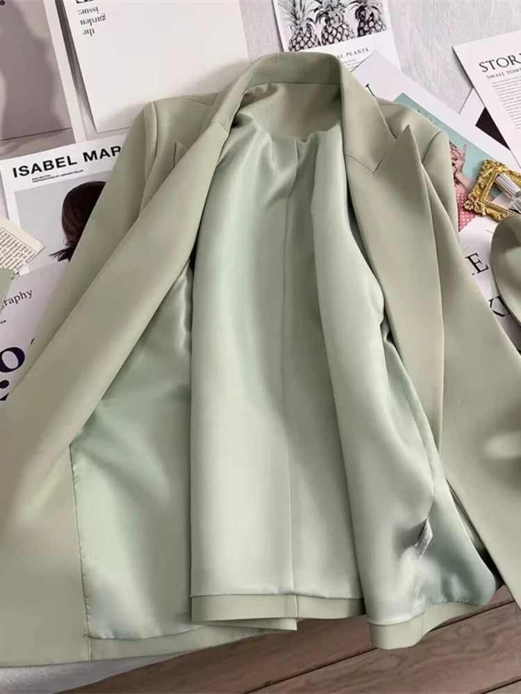 Nora | Stilren blazer med bälte för en modern look