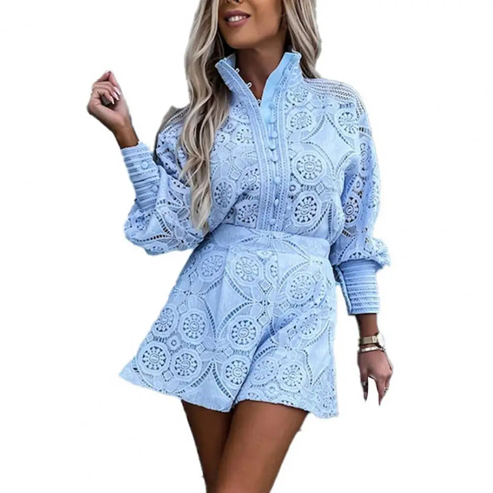 Clarissa | Stiligt broderat damoutfit
