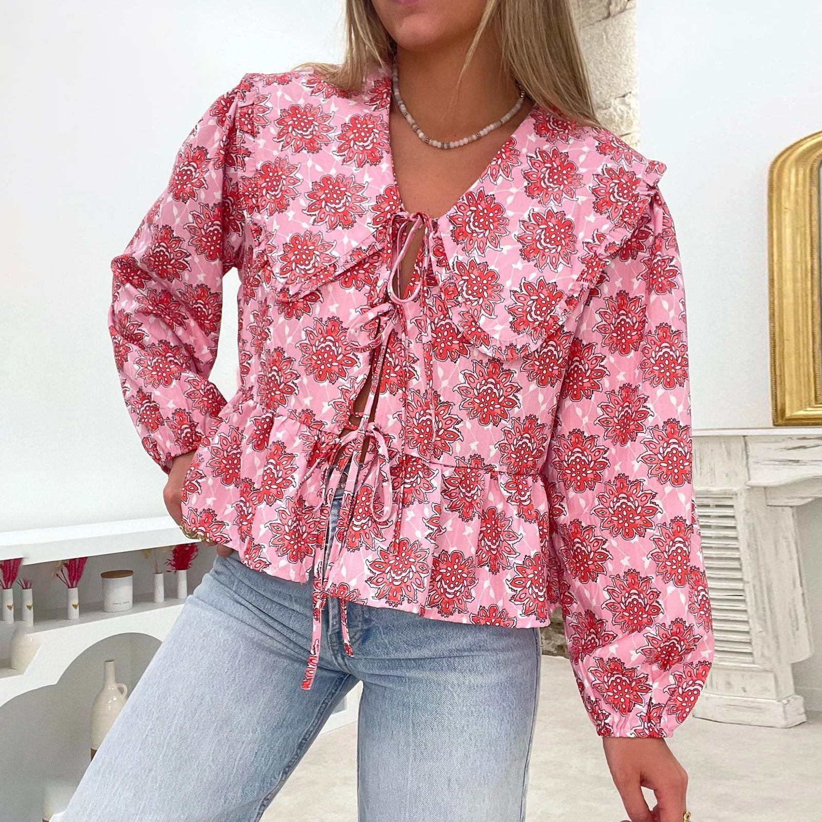 Macey | Stilren långärmad blus med blommönster