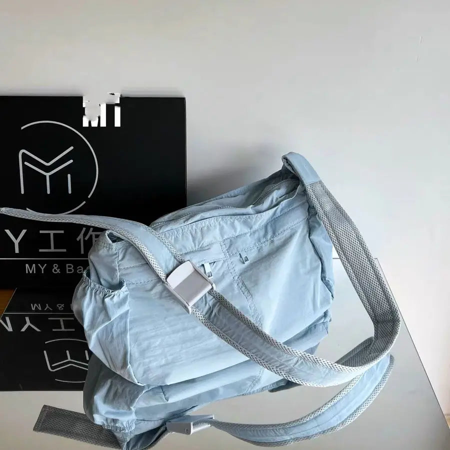 Isabel | Lättviktig Vattentät Nylon Crossbody Messenger-väska