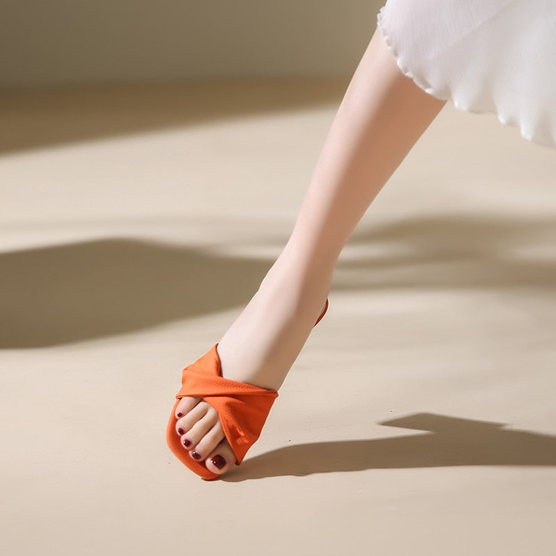 Lana | Eleganta sandaler med klackblock för komfort och stil