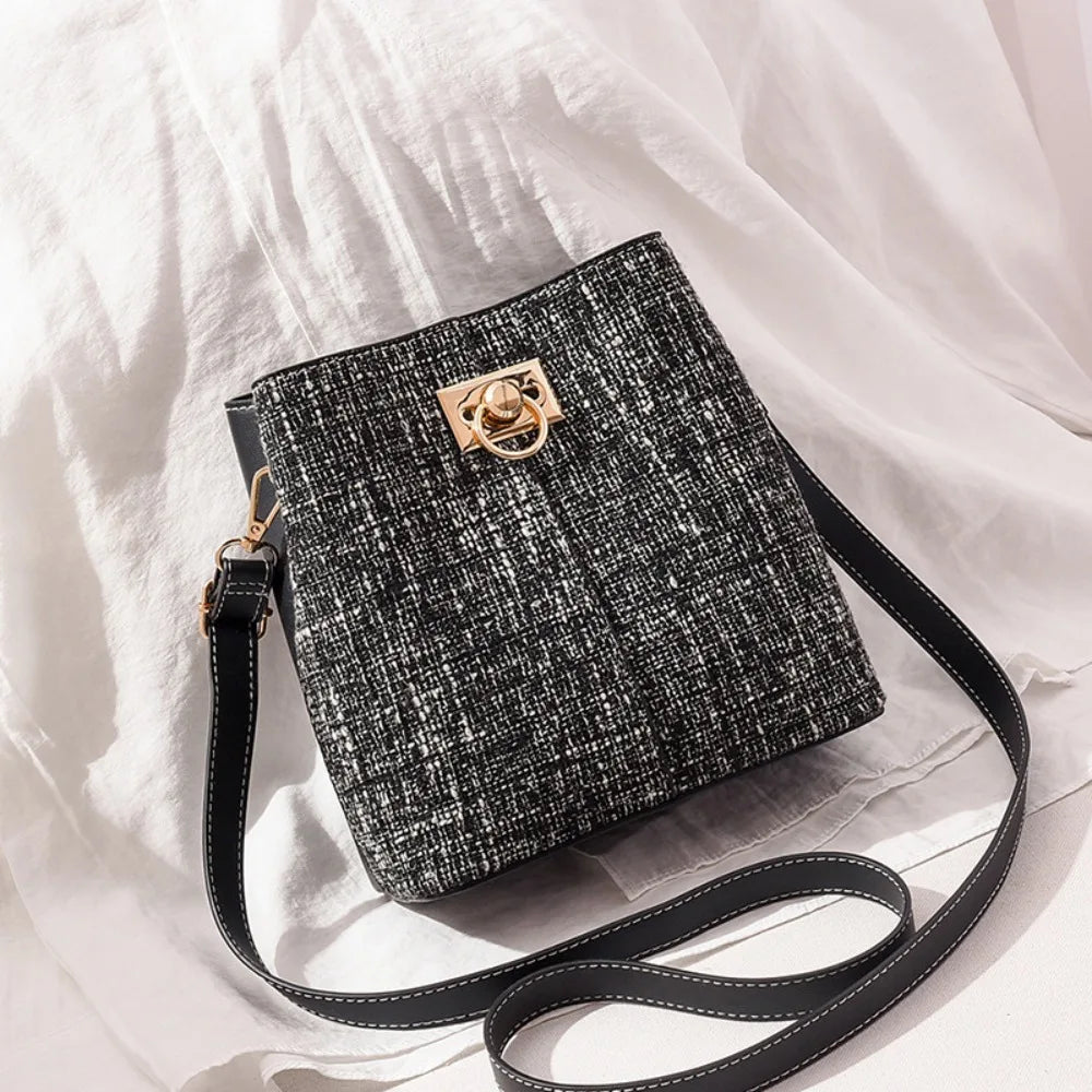 Maya | Liten färgblock crossbody sling bucket-väska