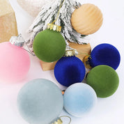 Samtornamente | Beflockte Weihnachtskugeln für elegante Dekoration 1