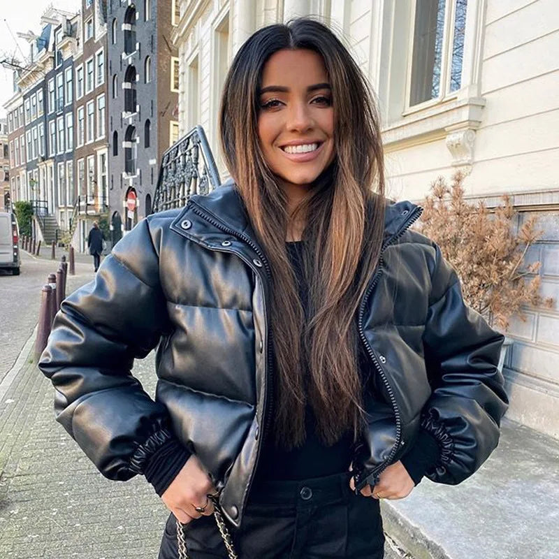 NIENKE | Kort tjock vinterjacka med hög krage