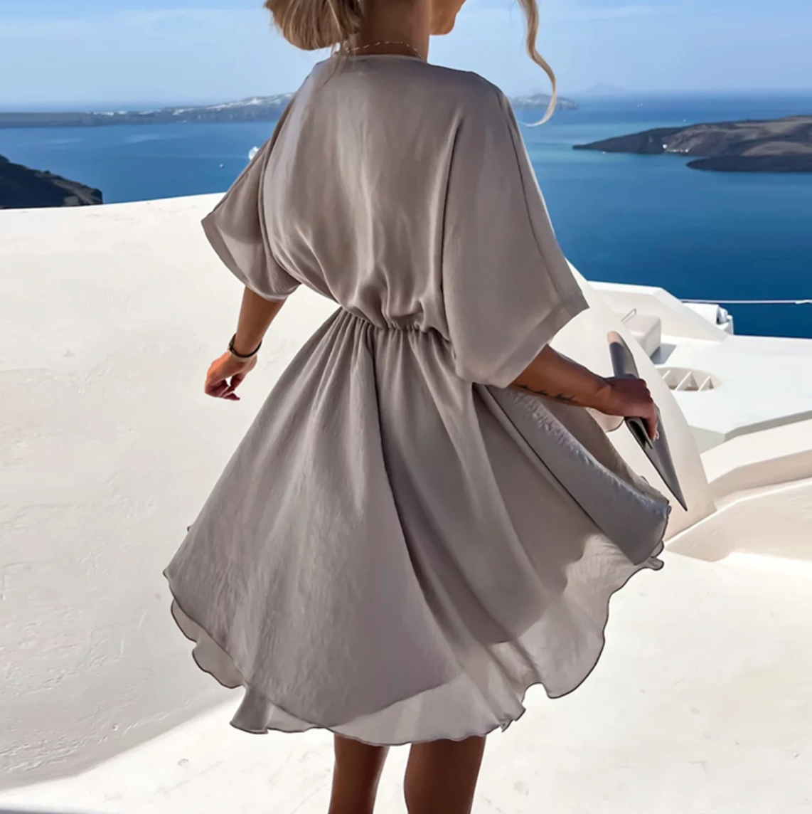 RYLEE | Lyxig satin omlottklänning