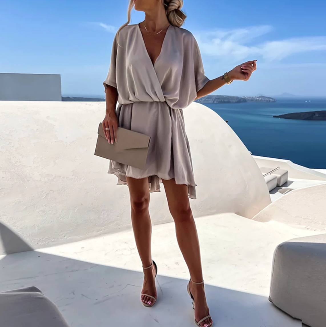 RYLEE | Lyxig satin omlottklänning