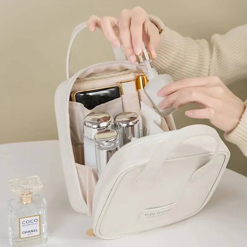 Angelique | Minimalistisk, funktionell och stilfull kosmetiker