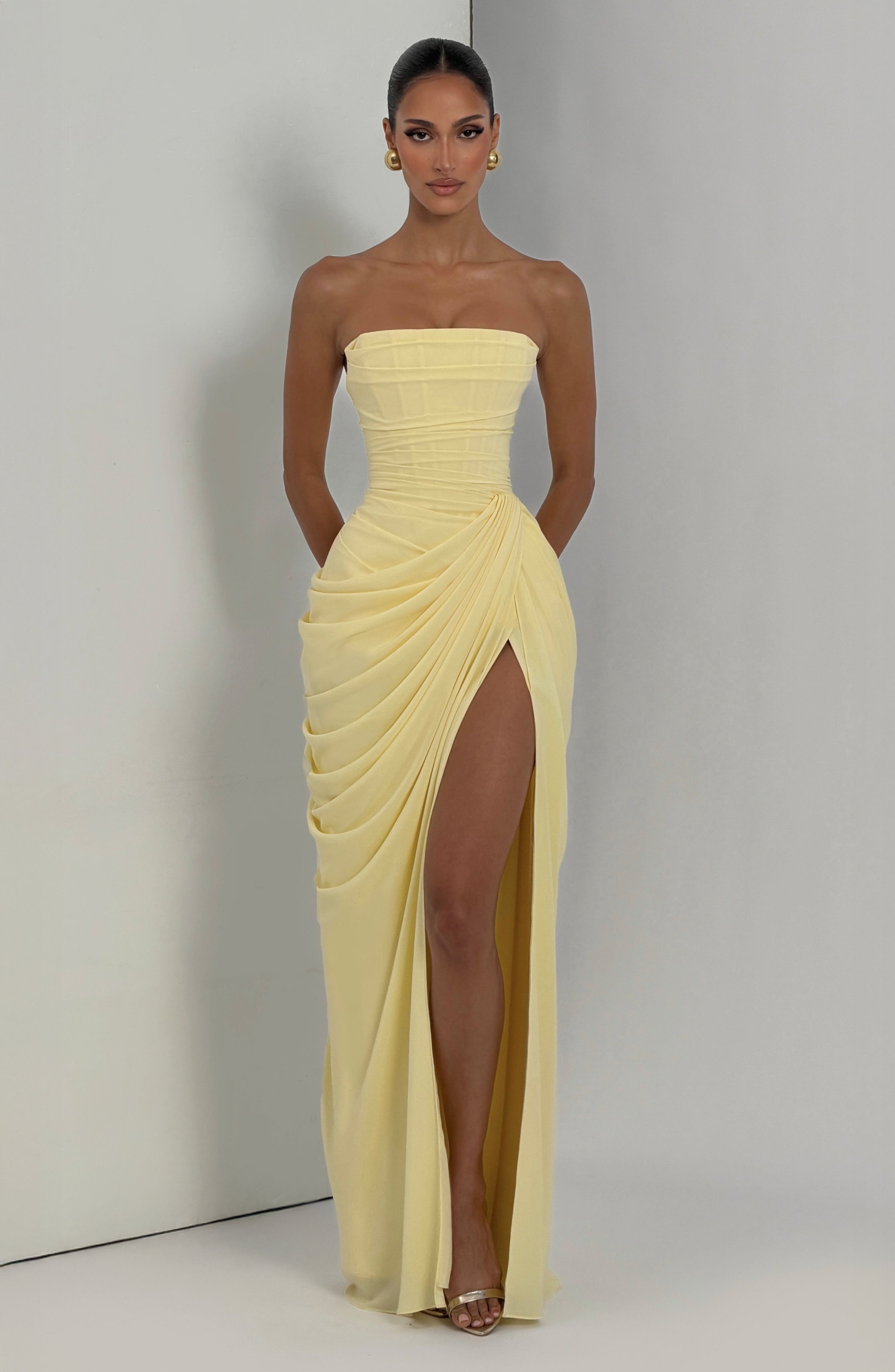 Skulpturales trägerloses Maxikleid für Damen – Elegantes Abendkleid mit perfekter Passform 7