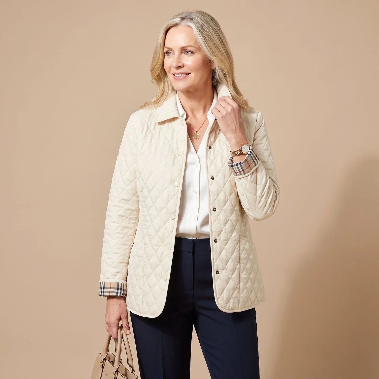 Sophie | Damen Steppjacke mit Knopfleiste leichte taillierte Übergangsjacke 1
