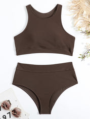 Sportlicher Hochverkleidungsbikini mit Racerback Top 8